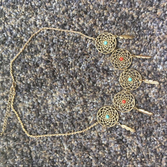 NWOT Gold Dreamcatcher with Feathers Necklace - Picture 2 of 8